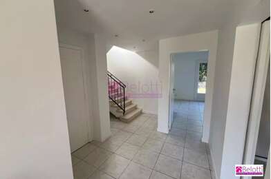 Maison 5 pièces 330750 €