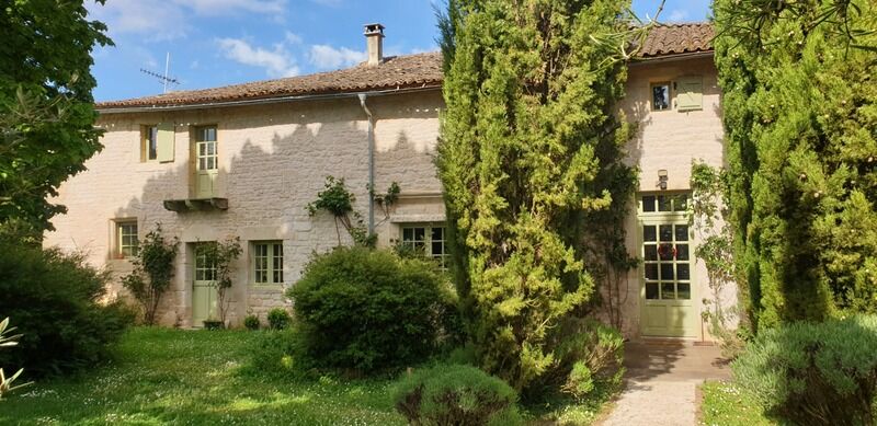 Villa / Maison 9 pièces  à vendre Celles-sur-Belle 79370