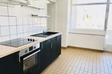 Appartement 3 pièces 825 €