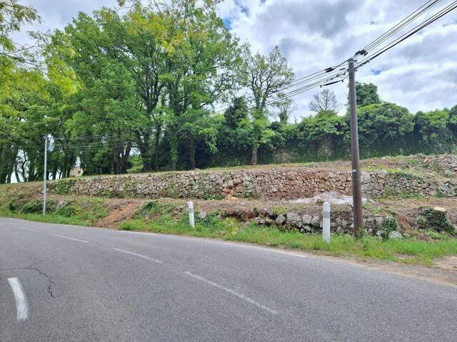 Terrain constructible à Montmeyan  1 138 m² proche village — photo du bien