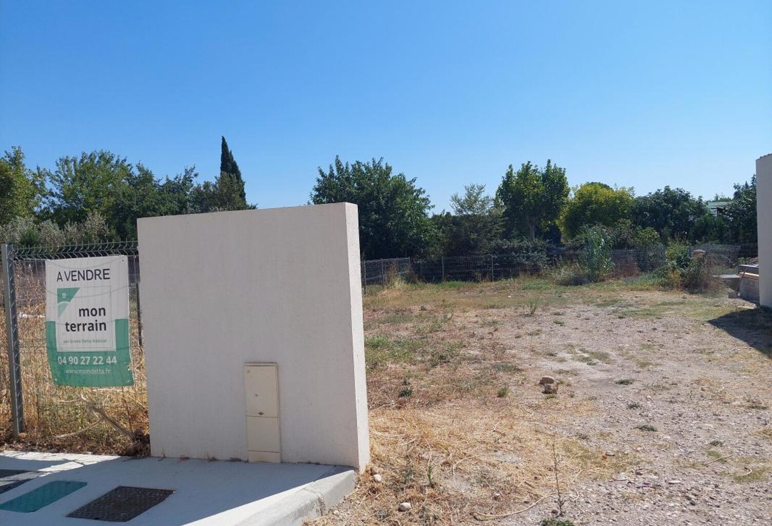 TERRAIN A BATIR DE 341 M² A L'ISLE SUR LA SORGUE — photo 1