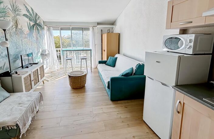 Studio meublé dans une résidence avec piscine — photo 2