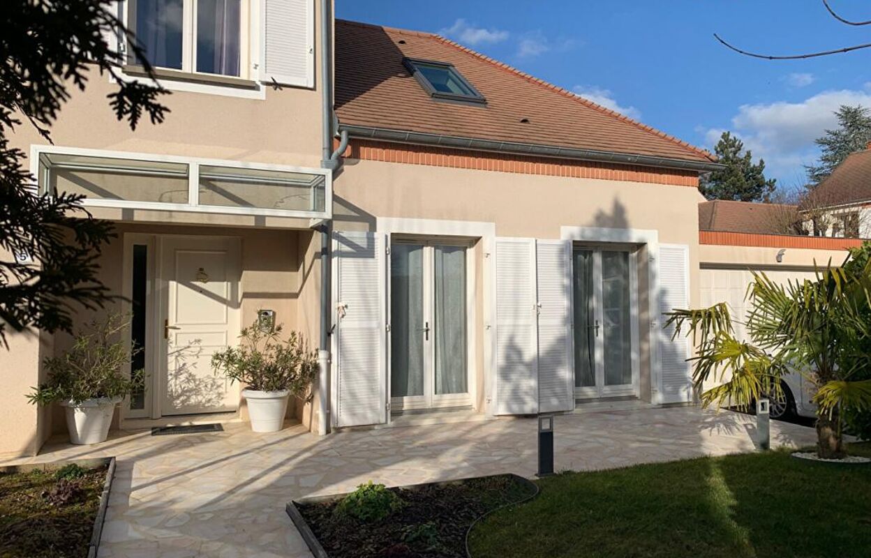 maison 9 pièces 202 m2 à vendre à Bussy-Saint-Georges (77600)