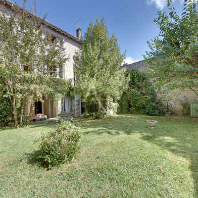 Maison 10 pièces 280 m²