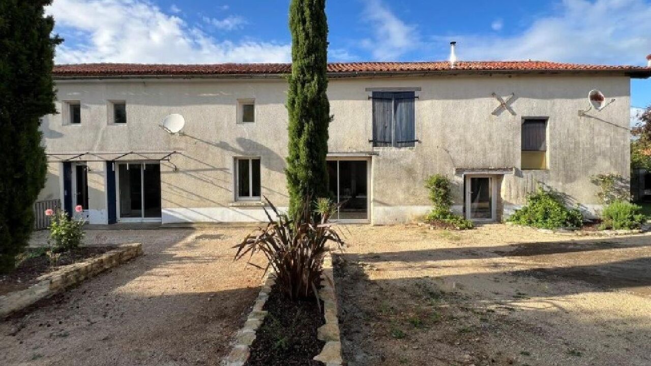 maison 4 pièces 225 m2 à vendre à Aunac (16460)