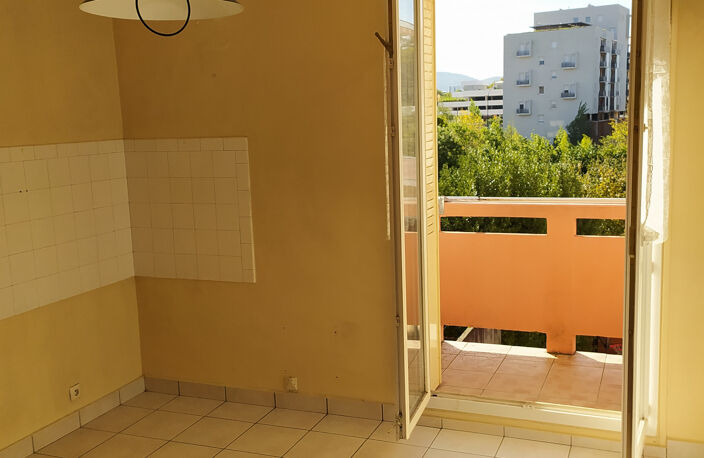 Grenoble , Emile Zola , F2 59 m2 — photo 3