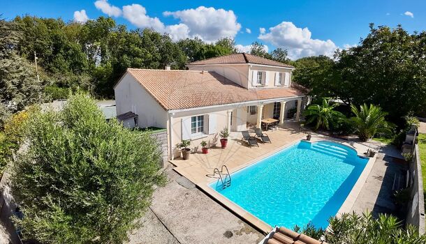 Villa / Maison 8 pièces  à vendre Saint-Sulpice-de-Royan 17200