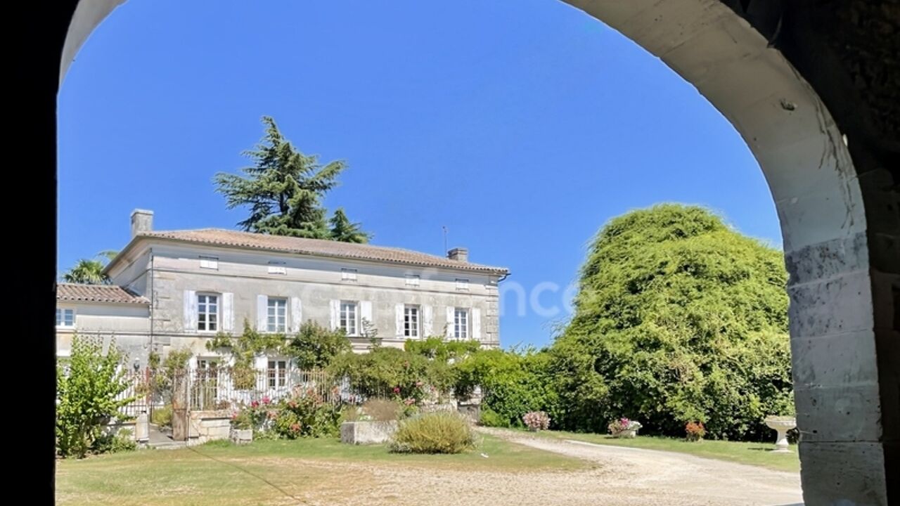 maison 9 pièces 249 m2 à vendre à Jarnac (16200)