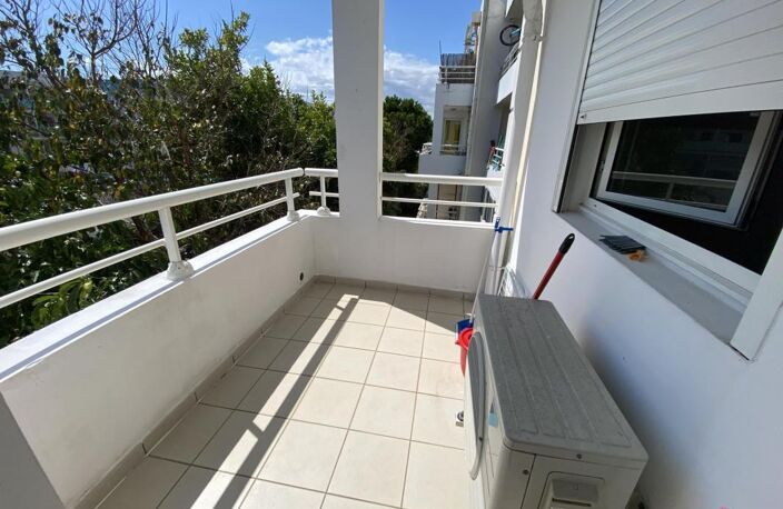 TEKA IMMO vous propose à la location sur St Denis, un appartement T2 meublé  de 40.91m² ST DENIS, ILE DE LA REUNION — photo 4