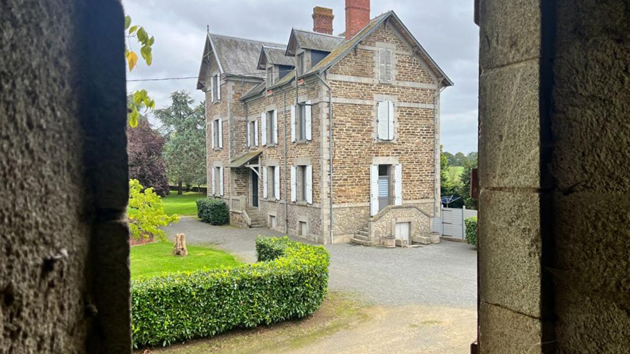 maison 10 pièces 234 m2 à vendre à Montréverd (85260)