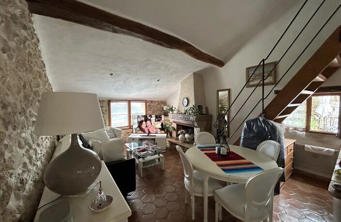 Proche des commerces et vue dégagée — photo 2
