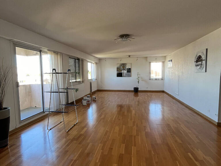 APPARTEMENT LUMINEUX AVEC BALCON ET GARAGE — photo 1