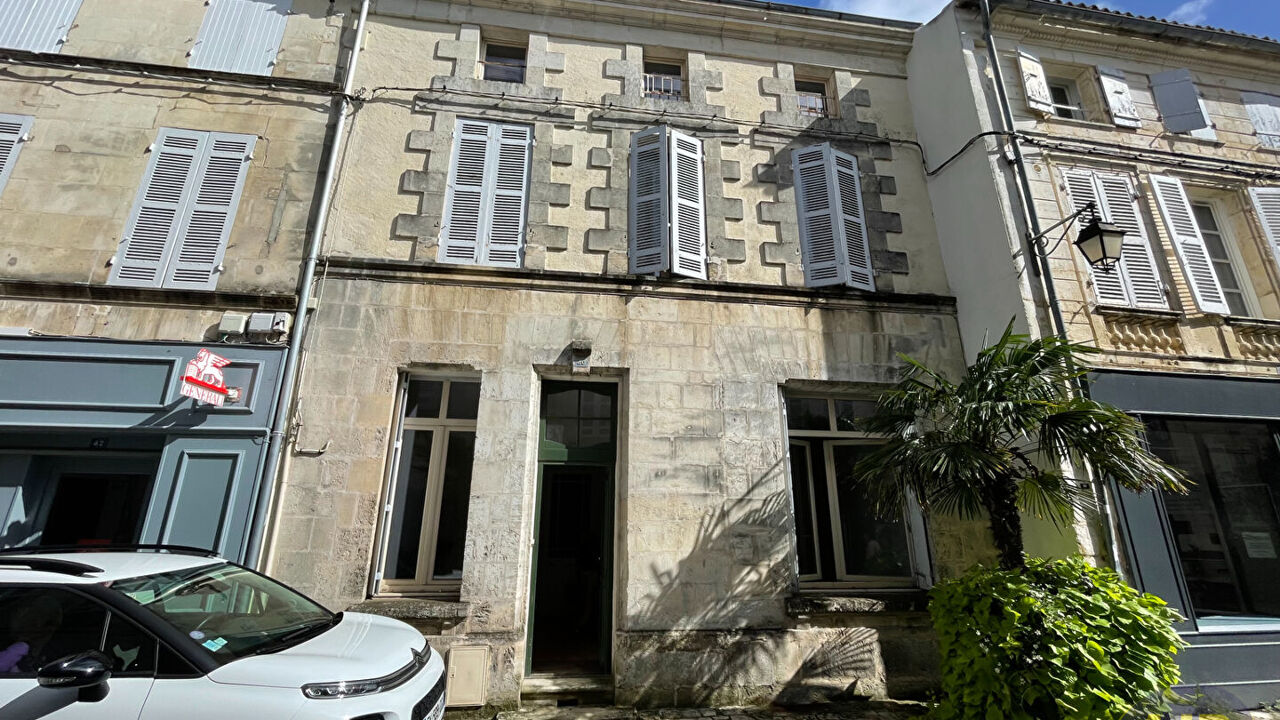 maison 5 pièces 130 m2 à vendre à Saint-Jean-d'Angély (17400)