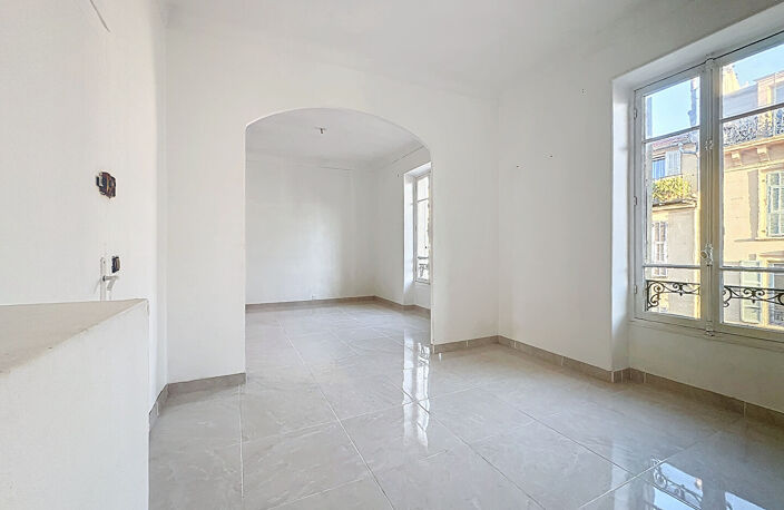 Nice Centre - Dernier étage 4/5P 85 m² à fort potentiel — photo 5