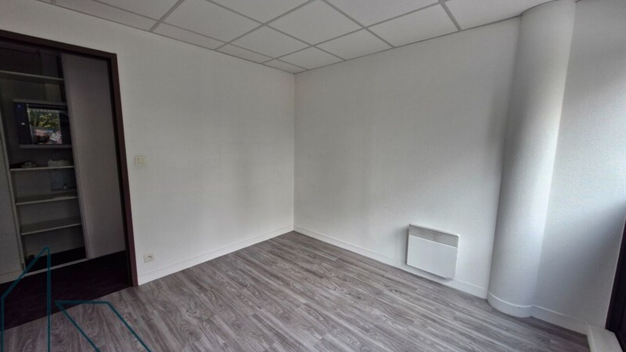 bureau  pièces 50 m2 à louer à Vannes (56000)