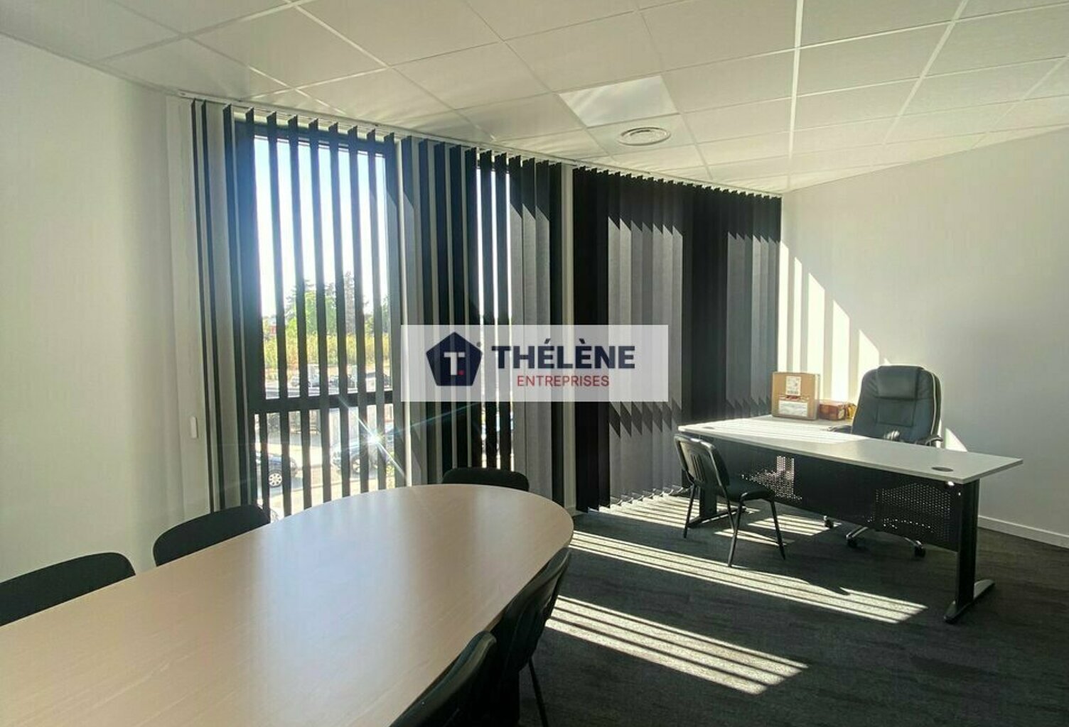 BUREAUX à VENDRE — photo 1