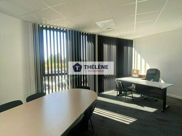 BUREAUX à VENDRE — photo du bien