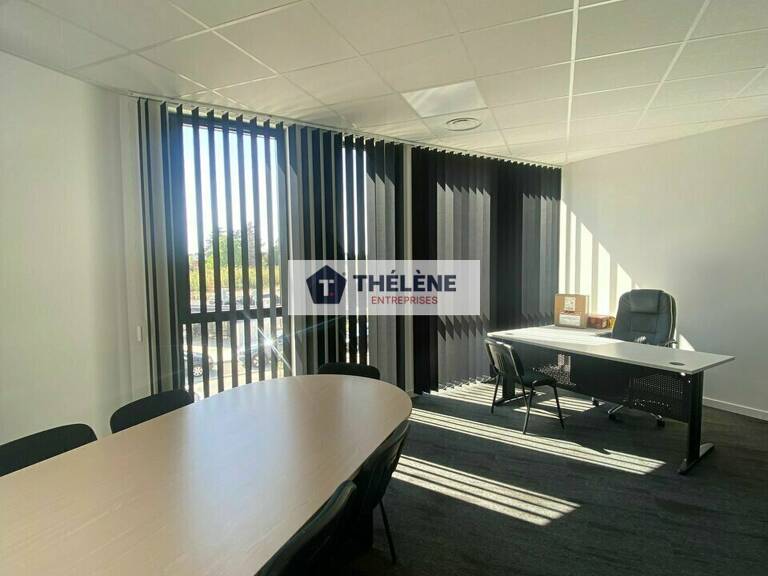 BUREAUX à VENDRE — photo 1