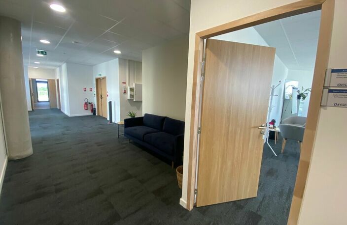 BUREAUX à LOUER — photo 3