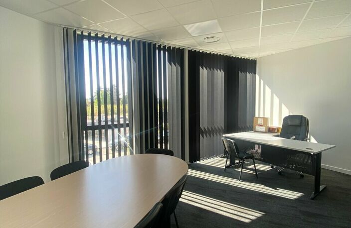 BUREAUX à LOUER — photo 5