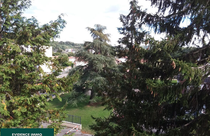 Appartement T4 proche commodités — photo 2