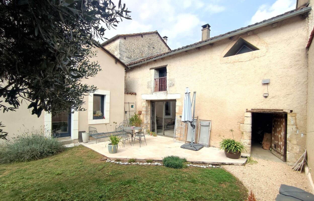 maison 5 pièces 140 m2 à vendre à Agonac (24460)