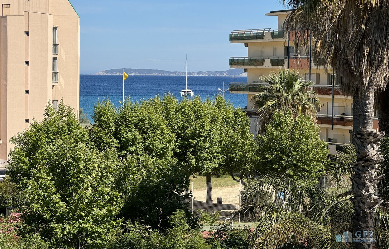 appartement 4 pièces 88 m2 à vendre à Le Lavandou (83980)