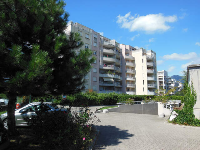 F4 3 chambres - terrasse - possib. garage - ETAT NEUF ! — photo du bien