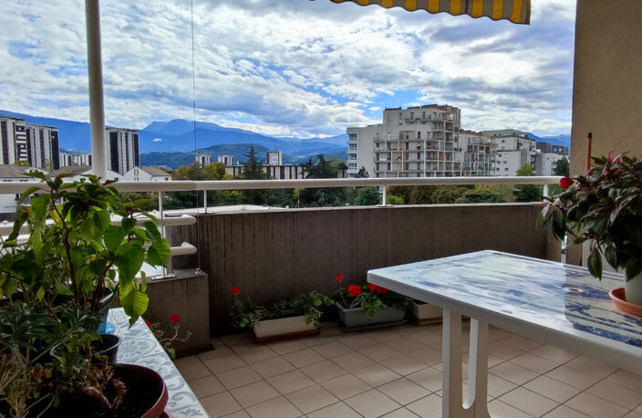 F4 3 chambres - terrasse - possib. garage - ETAT NEUF ! — photo 2