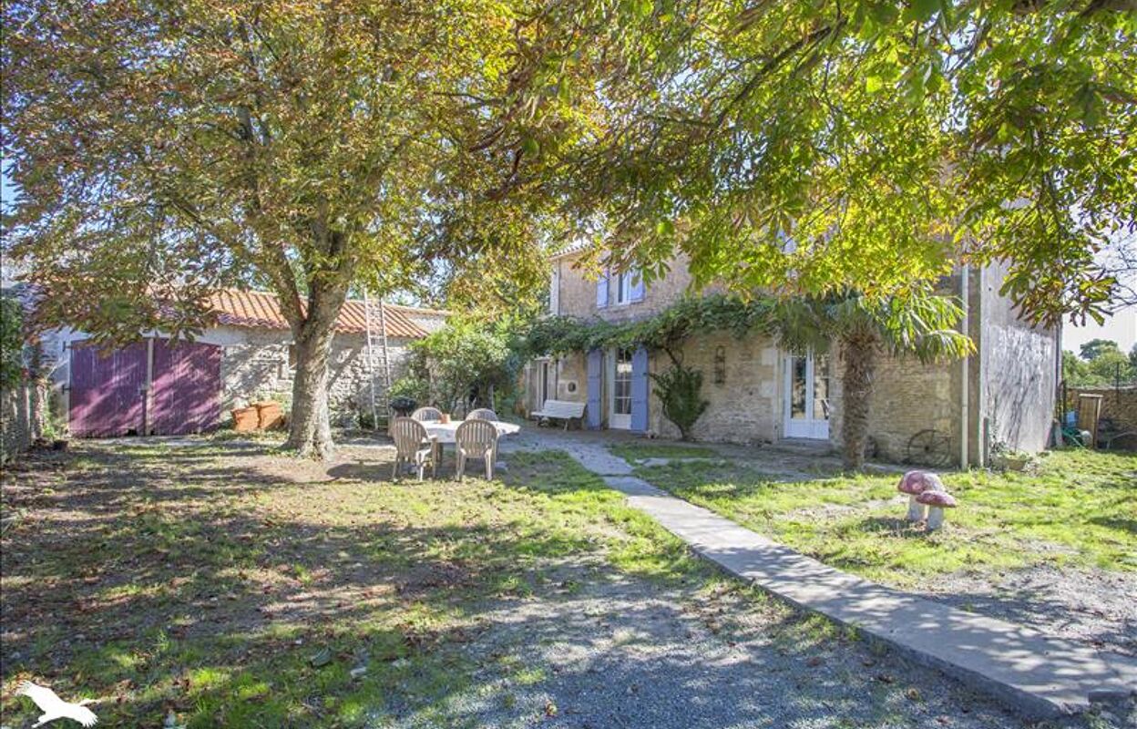 maison 5 pièces 118 m2 à vendre à Yves (17340)