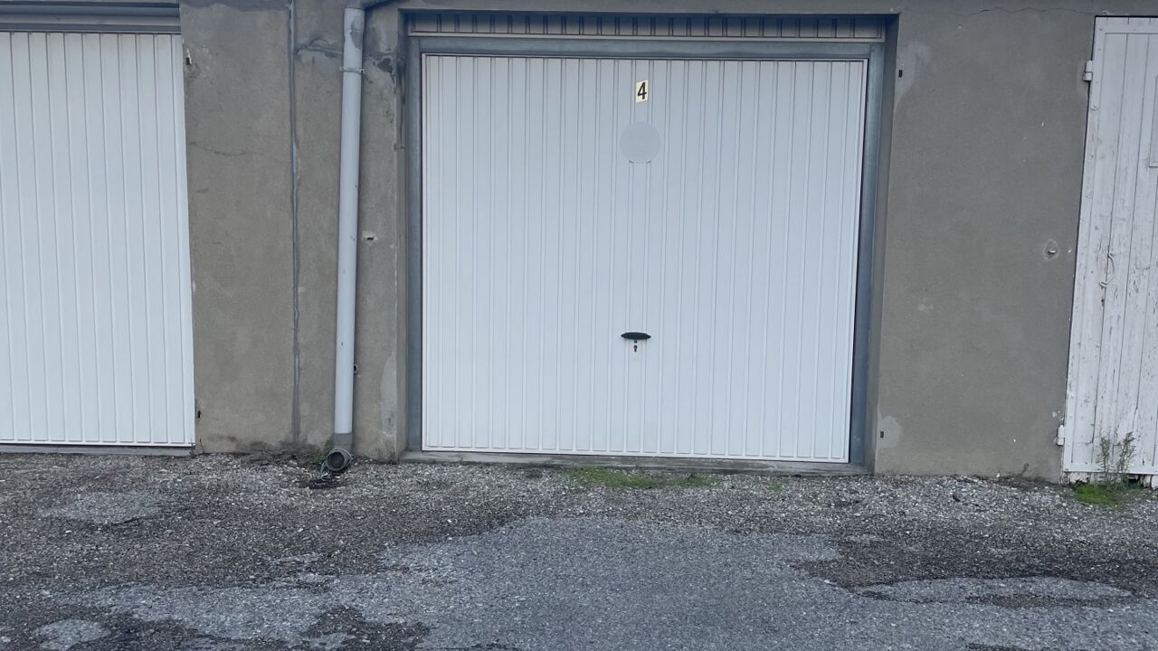 garage  pièces 16 m2 à vendre à Avignon (84000)