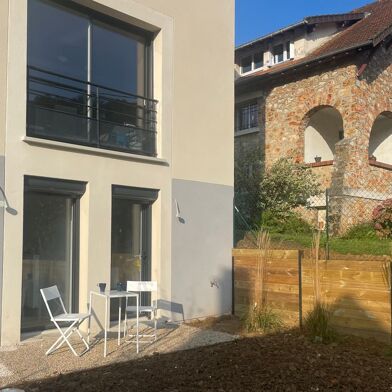 Appartement 1 pièces 700 €