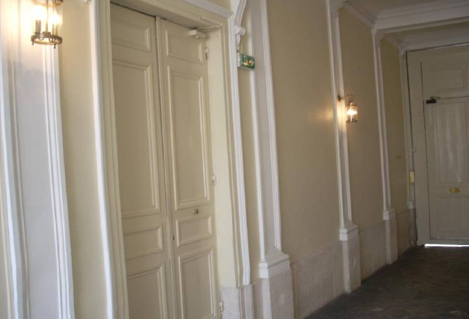 Location appartement 1 pièce 17 m² à Paris 8 (75008) — photo 1