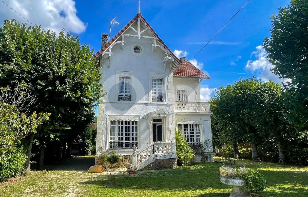 maison 8 pièces 240 m2 à vendre à Vernouillet (78540)