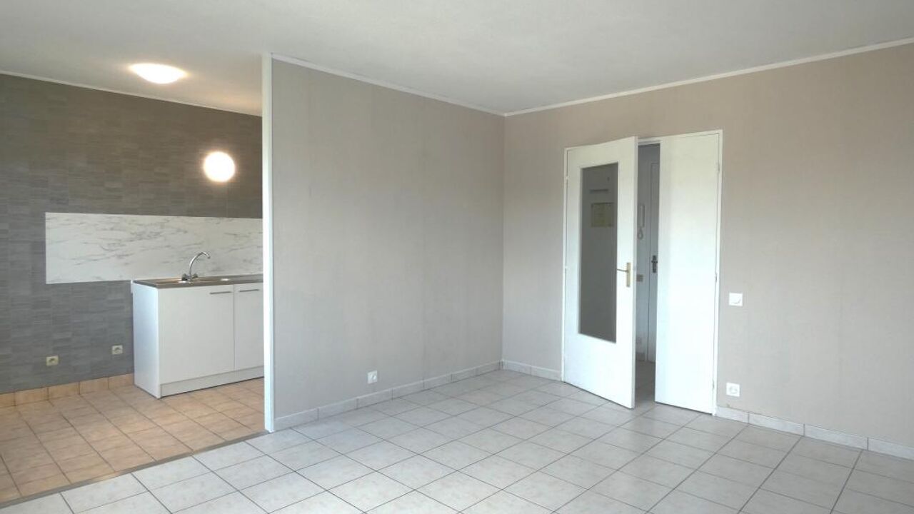 appartement 1 pièces 30 m2 à louer à Saint-Genis-Laval (69230)