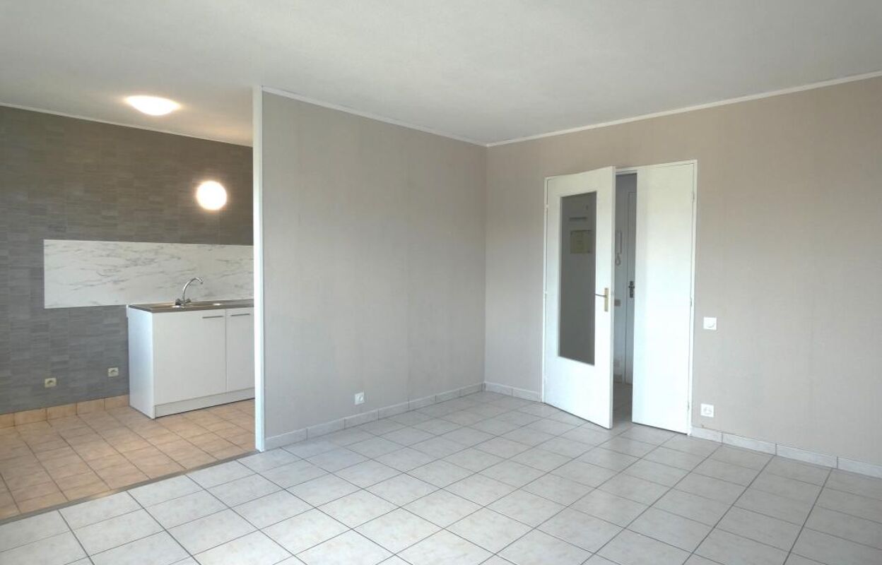 appartement 1 pièces 30 m2 à louer à Saint-Genis-Laval (69230)