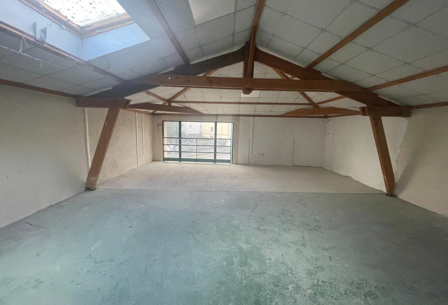 Local commercial à louer, 130 m² à Saint-Junien centre ville — photo 1