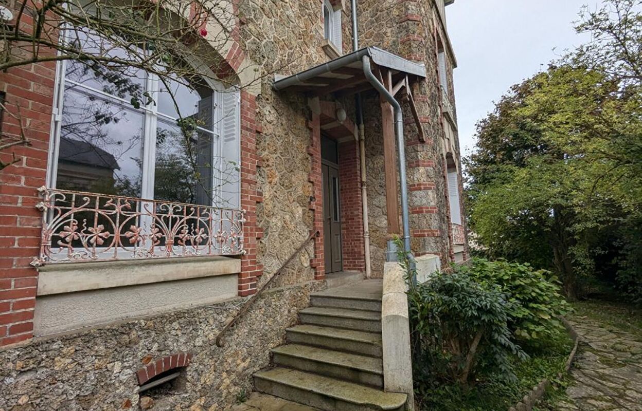 maison 10 pièces 210 m2 à vendre à La Loupe (28240)