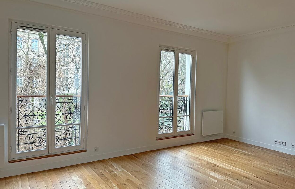 appartement 2 pièces 52 m2 à vendre à Paris 18 (75018)