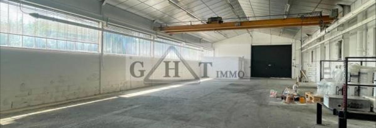 Local industriel  1050 m² à louer à Le Pin (77181)