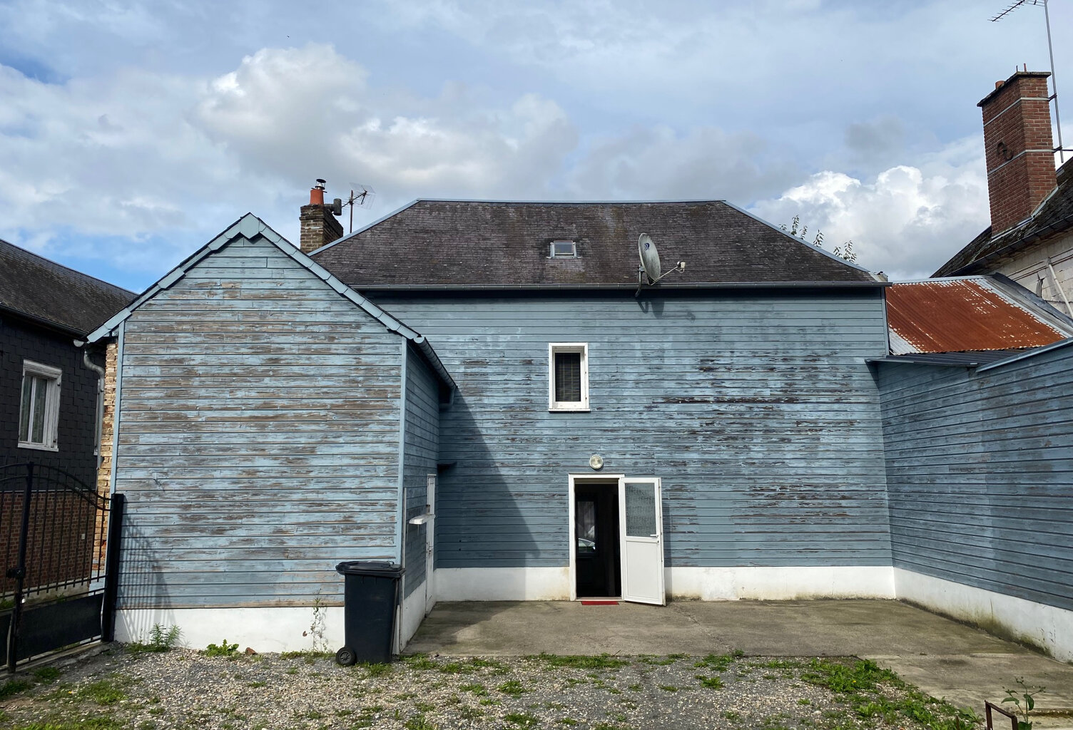 Maison située à Liomer — photo 1