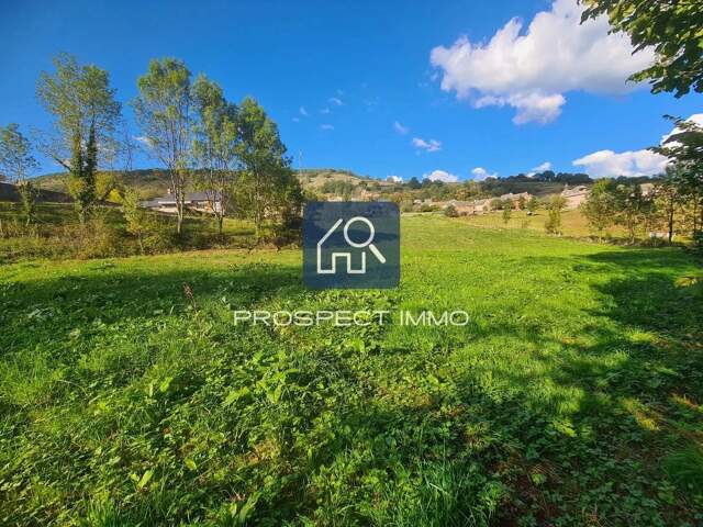 Terrain constructible viabilisé 8200 m² — photo du bien