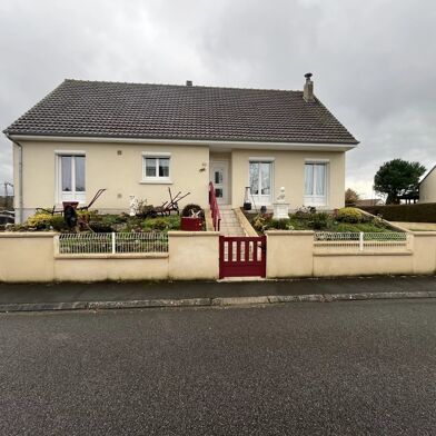 Maison 5 pièces 890 €