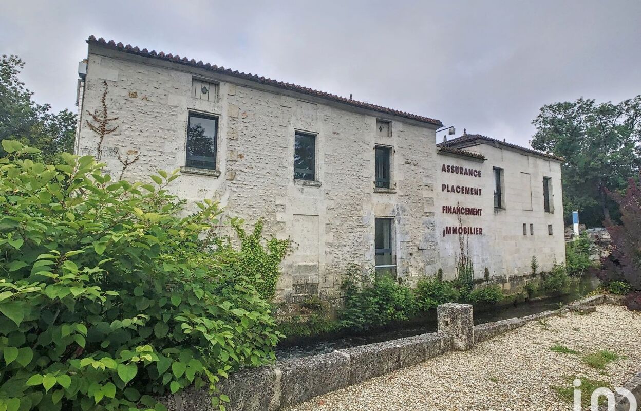 commerce  pièces 200 m2 à vendre à Gond-Pontouvre (16160)