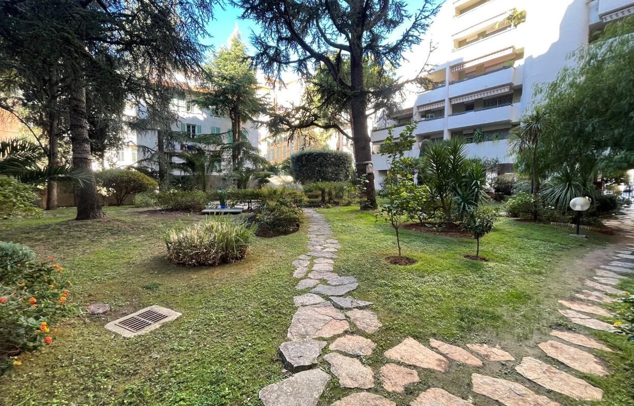 appartement 2 pièces 32 m2 à vendre à Nice (06000)