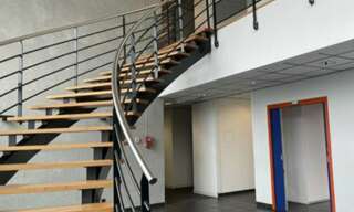 Bureau  1355 m² à louer à Genay (69730)