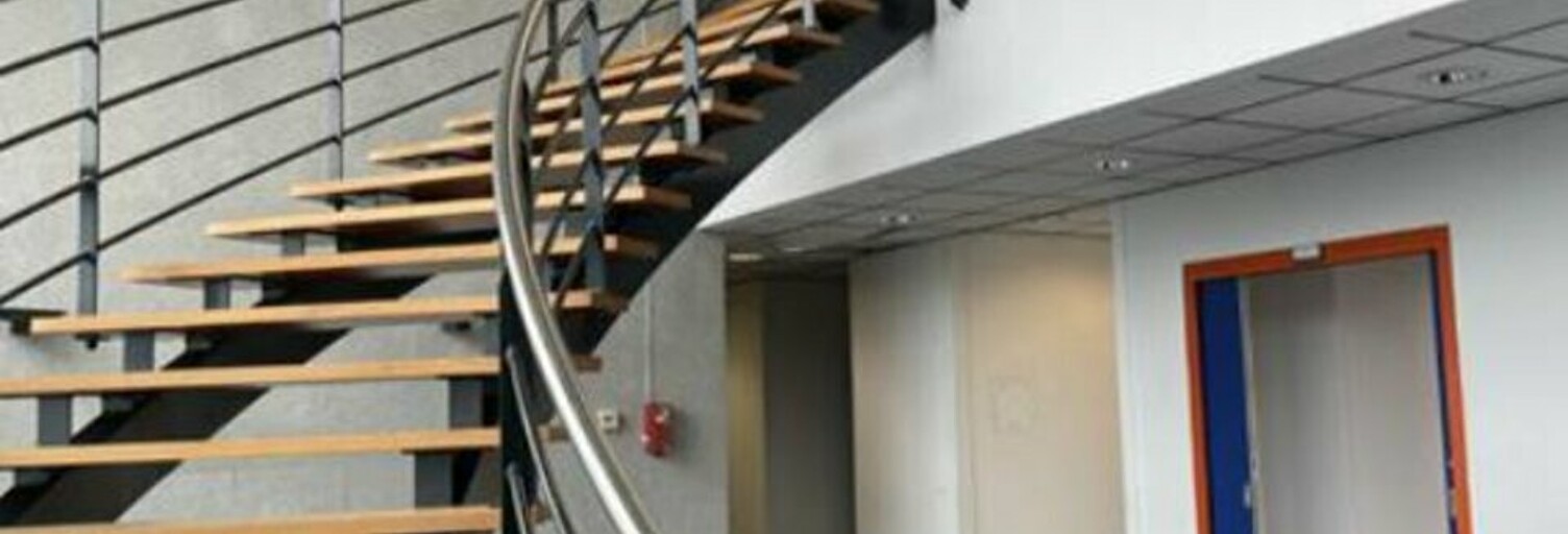 Bureau  1355 m² à louer à Genay (69730)