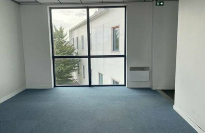 BUREAUX à LOUER — photo 4