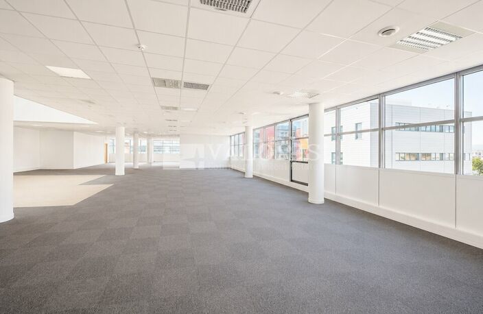 BUREAUX à LOUER — photo 4