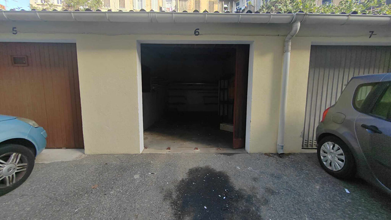 garage  pièces 17 m2 à louer à Marseille 5 (13005)